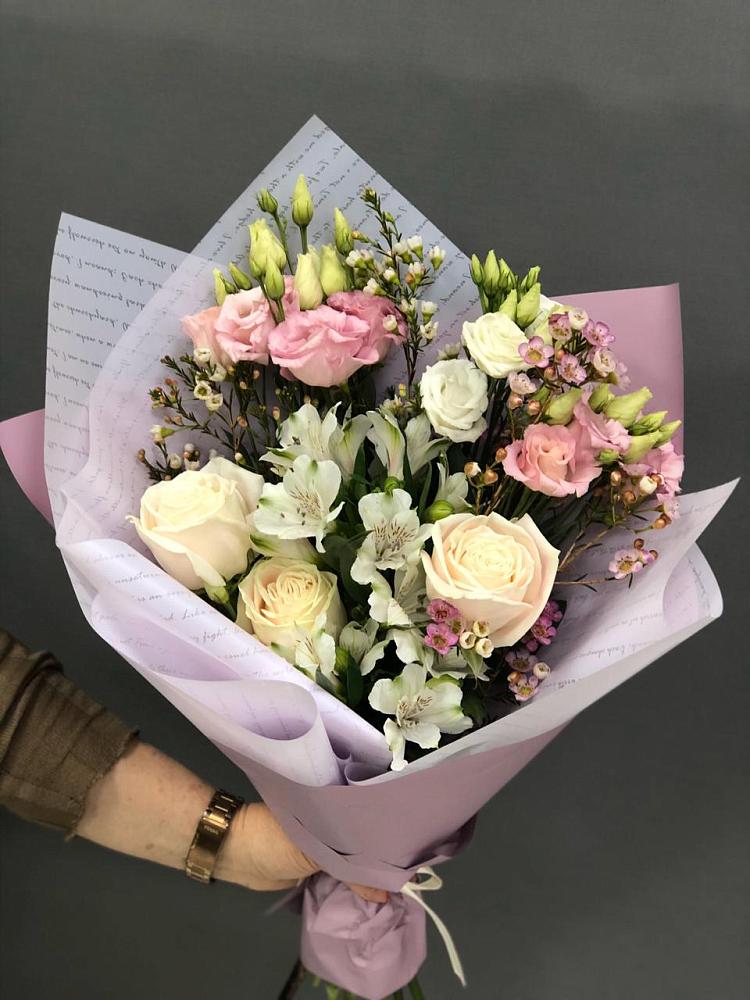 Букет цветов из: Альстромерии, Розы и Лизиантусы в Дубовицах