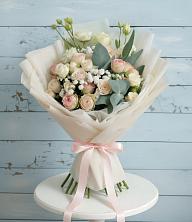 Букет цветов из:  Розы и Лизиантусы в Дубовицах