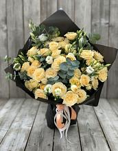 Букет цветов из:  Розы и Лизиантусы #REPLACE_PRED# Дубовицах