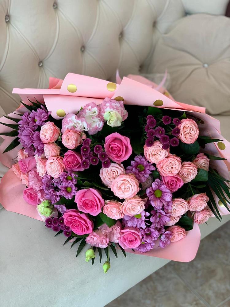 Букет цветов из: Хризантемы, Розы и Лизиантусы в Дубовицах