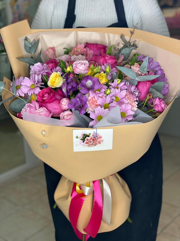 Букет цветов из: Хризантемы, Гвоздики и Альстромерии в Дубовицах