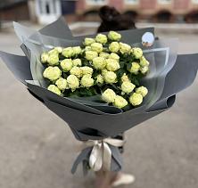 Букет Белые кустовые розы Солинеро в Дубовицах