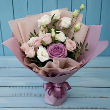 Букет цветов из:  Розы и Лизиантусы в Дубовицах