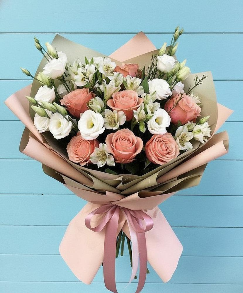 Букет цветов из: Розы, Альстромерии и Лизиантусы в Дубовицах