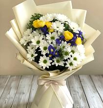 Букет цветов из:  Ирисы, Хризантемы и Розы #REPLACE_PRED# Дубовицах
