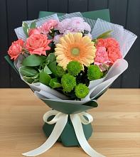 Букет цветов из:  Гвоздики, Розы, Герберы и Хризантемы #REPLACE_PRED# Дубовицах