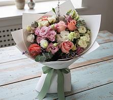 Букет цветов из:  Розы, Лизиантусы и Гвоздики #REPLACE_PRED# Дубовицах