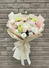 Букет цветов из:  Гвоздики, Розы, Лизиантусы и Хризантемы в Дубовицах