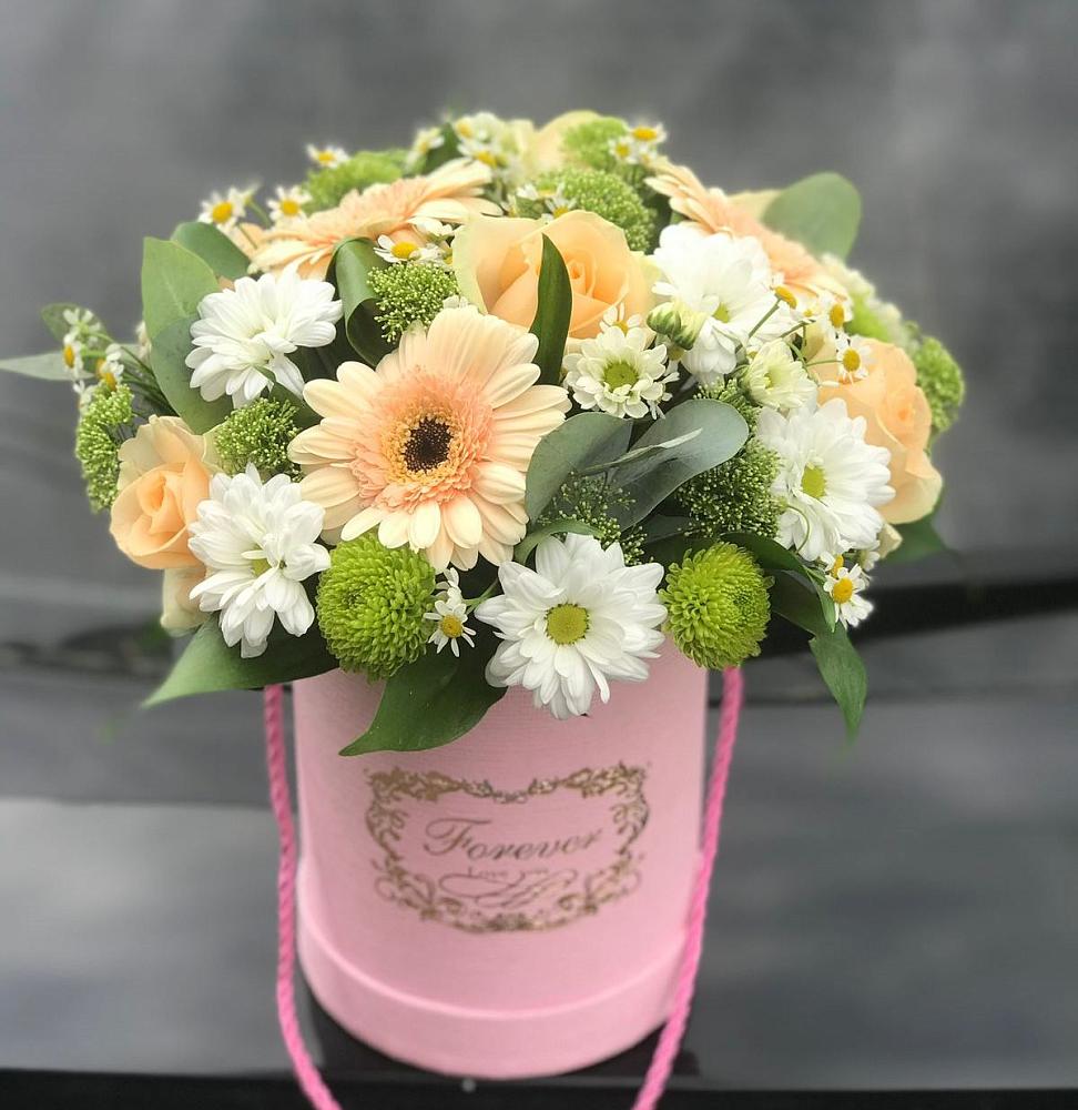 Цветочная композиция из Розы, Герберы и Хризантемы в шляпной коробке в Дубовицах